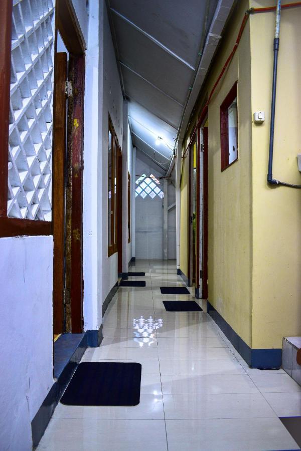 Simplycity Hostel Syariah Bandung Buitenkant foto